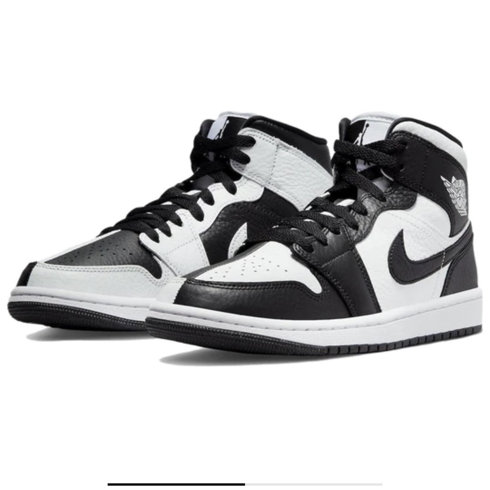 NIKE WMNS AIR JORDAN 1 MID